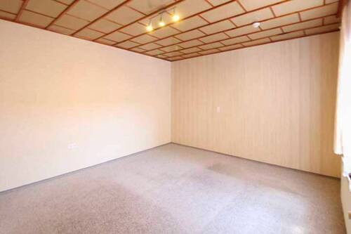 großes Schlafzimmer im EG im Haupthaus - 