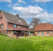 Großzügiges Einfamilienhaus in XXL-Feldrandlage - Osdorf