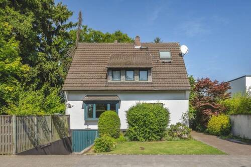 Frontansicht - 7 Zimmer Einfamilienhaus zum Kaufen in Köln