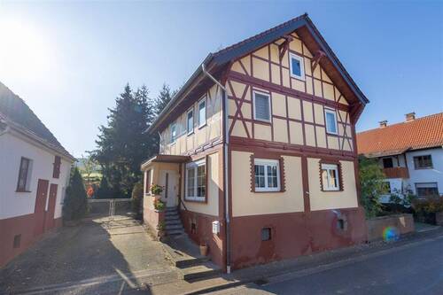 Titelbild - Geräumiges Einfamilienhaus mit schönem Garten