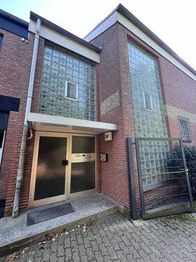 Hauseingang - Etagenwohnung in Halstenbek zum Kaufen