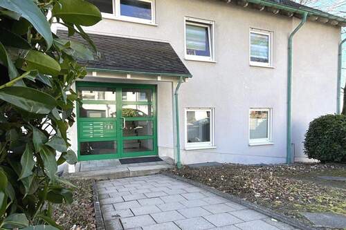 Hauseingang - Großzügige Galeriewohnung mit Dachterrasse, Balkon und Weitblick in hervorragender Lage von Breckerfeld