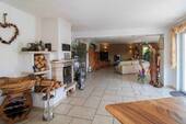 Wohn und Essbereich mit Kamin EG - 
