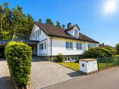 Eingang - Großzügiges Einfamilienhaus mit viel Platz und Entwicklungspotenzial in ruhiger Lage