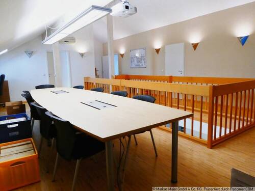 Raum DG (1) - Viel Platz für Ihr Gewerbe - 2.300,00 EUR Kaltmiete,