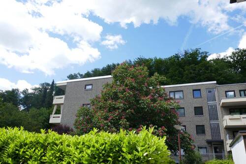Ansicht von der Straße - 1-Zimmer, Terrasse und Garage! - 108.000,00 EUR Kaufpreis, ca.  30,00 m² Wohnfläche