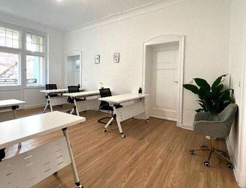 Schreibtischplatz - Attraktive Räumlichkeiten in Neukölln - All-in-Miete