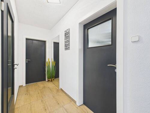 Flur EG - 8 Zimmer Mehrfamilienhaus, Wohnhaus in Minden