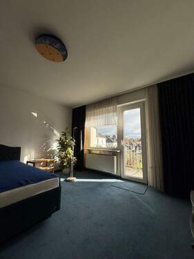Schlafzimmer OG mit Balkon - 