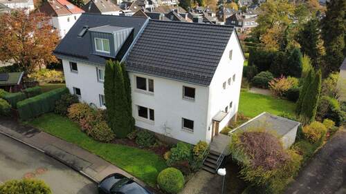 Ansicht Gebäude Straße - 6 Zimmer Doppelhaushälfte zum Kaufen in Wuppertal