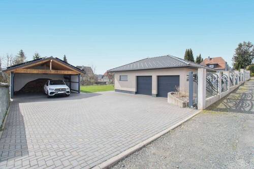 Hofeinfahrt - 