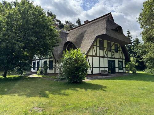 Hausansicht - 3 Zimmer Etagenwohnung zum Kaufen in Born a. Darß