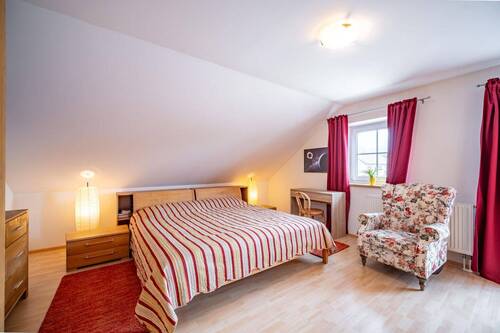 lichtdurchflutetes Schlafzimmer - 