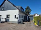 b33b61d3-3bc7-4351-bc19-71a9a8c63558.JPG - Rückersdorf: Traumhaus mit zwei Terrassen, Balkon und großem sehr gepflegtem Garten