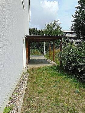 Blick zum Carport.JPG - 