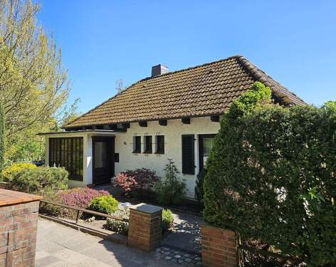 Haus Vorderansicht.jpg - Einfamilienhaus mit -Bestezugang-