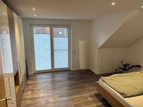 Schlafzimmer - 4 Zimmer Etagenwohnung in Volkertshausen