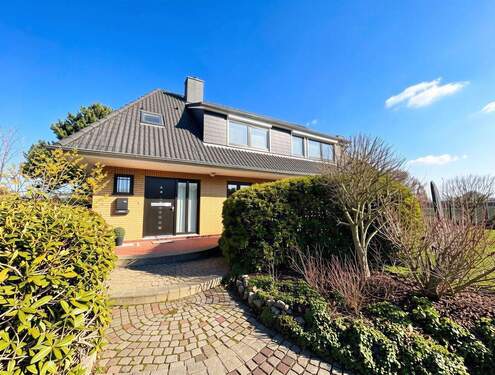 Eingangsansicht - 8 Zimmer Mehrfamilienhaus, Wohnhaus in Weyhe