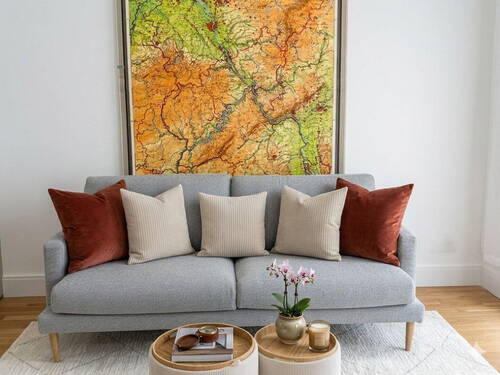 Sofa - 2 Zimmer Etagenwohnung zur Miete in Berlin