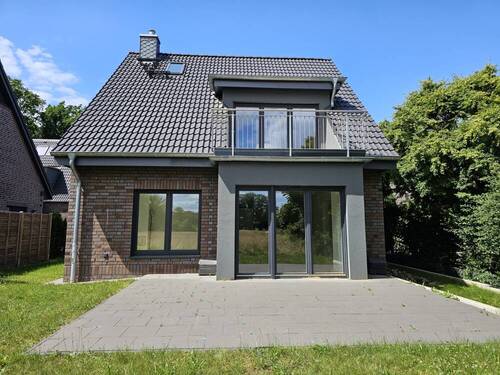 Hausansicht - 'Neubau-Erstbezug' - 5-Zimmer Einfamilienhaus in bestechender, naturschöner Lage!