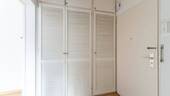 Flur mit Einbauschrank.jpg - 