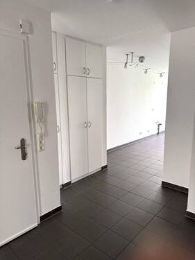 Blick zum Eingang Diele - 