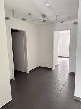 Blick aus Diele Richtung Bad und Schlafzimmer - 