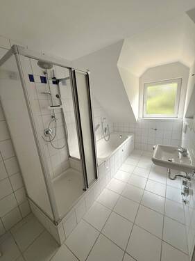 Badezimmer im DG (1) - 