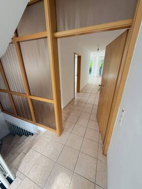 Eingang zur Wohnung im EG - 6 Zimmer Mehrfamilienhaus, Wohnhaus zum Kaufen in Hemhofen