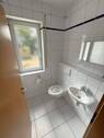 Gäste-WC im EG - 6 Zimmer Mehrfamilienhaus, Wohnhaus in Hemhofen