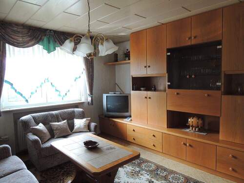 Wohnzimmer im Erdgeschoss - 