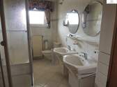 Badezimmer im Erdgeschoss - 