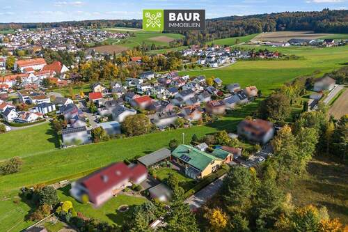 Luftbild - 6 Zimmer Einfamilienhaus zum Kaufen in Baindt