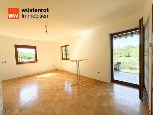 Wohnbereich mit Terrassenzugang (EG) - Mehrfamilienhaus, Wohnhaus mit 148,00 m&sup2; in Schweinfurt zum Kaufen