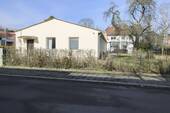 Straßenansicht Gewerbehalle - Attraktives Grundstück mit Bestandshalle in Nürnberg-Schniegling