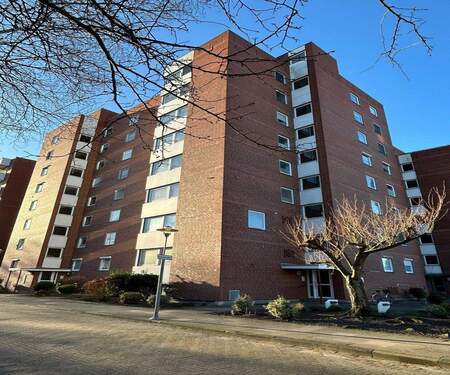 Titel - Bremerhaven-Geestemünde Gepflegte 2-Zimmer-Wohnung mit Aufzug und eigenem Stellplatz