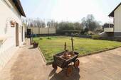 Garten - 6 Zimmer Mehrfamilienhaus, Wohnhaus zum Kaufen in Altrip