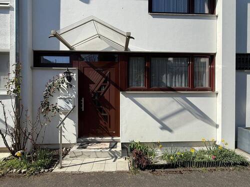 Hauseingang - 5 Zimmer Reihenmittelhaus zum Kaufen in Aschheim