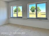 Ausblick - Büro mit Lagerfläche und Weitblick