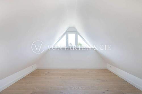 Zimmer auf Spitboden - 