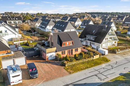 Bild 2 - 8 Zimmer Einfamilienhaus zum Kaufen in Wenningstedt