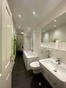 Badezimmer_ Waschmaschineabstellraum.jpg - 2 Zimmer Etagenwohnung zum Kaufen in Berlin