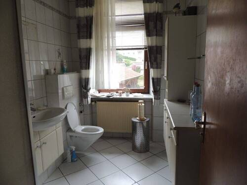 Badezimmer im Obergeschoss - 