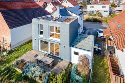 Südansicht mit Garten - 