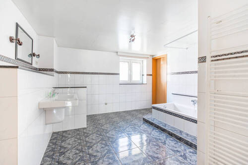 Badezimmer 2 EG - 1 Zimmer Einfamilienhaus zum Kaufen in Putbus / Kasnevitz