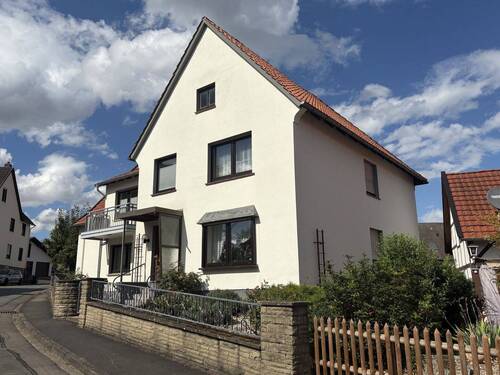 Straßenansicht - 8 Zimmer Einfamilienhaus zum Kaufen in Schieder-Schwalenberg