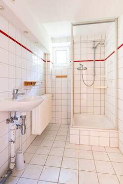 Duschbad im Keller - 