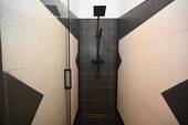 ... mit Dusche - 