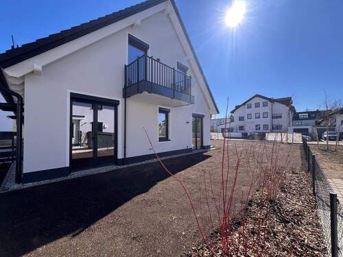 DHH 3 mit großem Garten - NEUBAU-Doppelhaushälfte mit wohnlich ausgebauten Souterrain und großem Garten