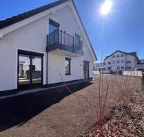 NEUBAU-Doppelhaushälfte mit wohnlich ausgebautem Souterrain und großem Garten - München Feldmoching-Hasenbergl